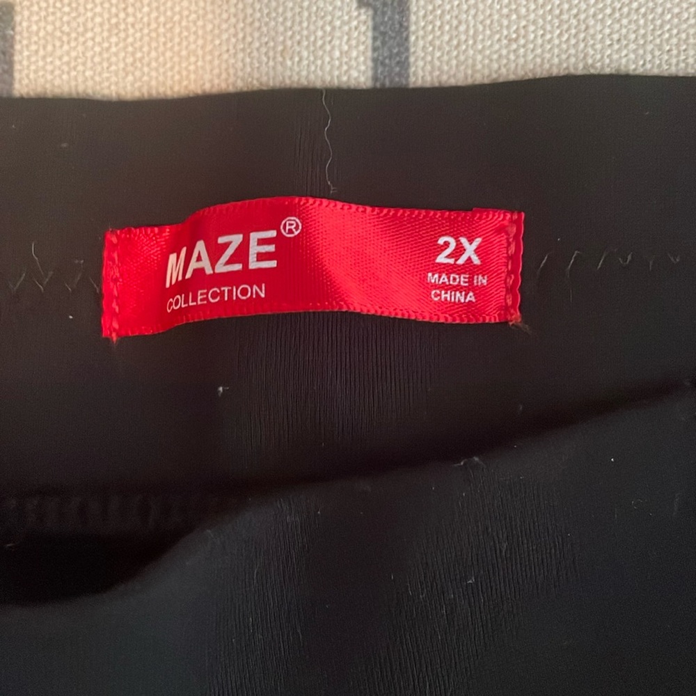 Maze Collection Tummy Tuck Leggings